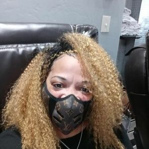 Meet your Posher, Dana